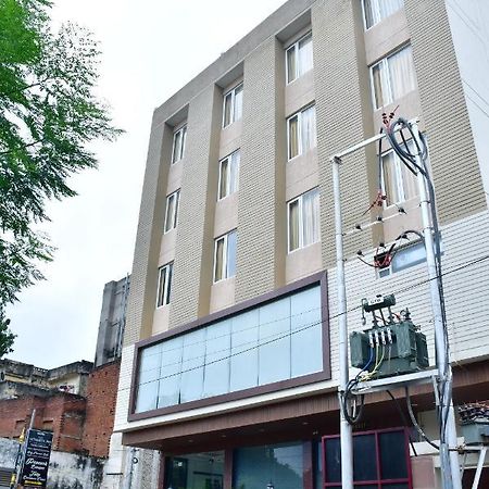 Hotel Yatharth Inn 瓦拉纳西 外观 照片