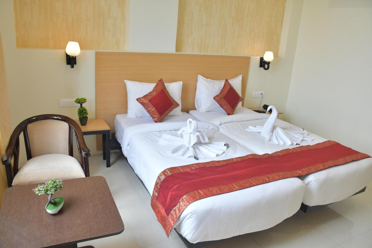 Hotel Yatharth Inn 瓦拉纳西 外观 照片