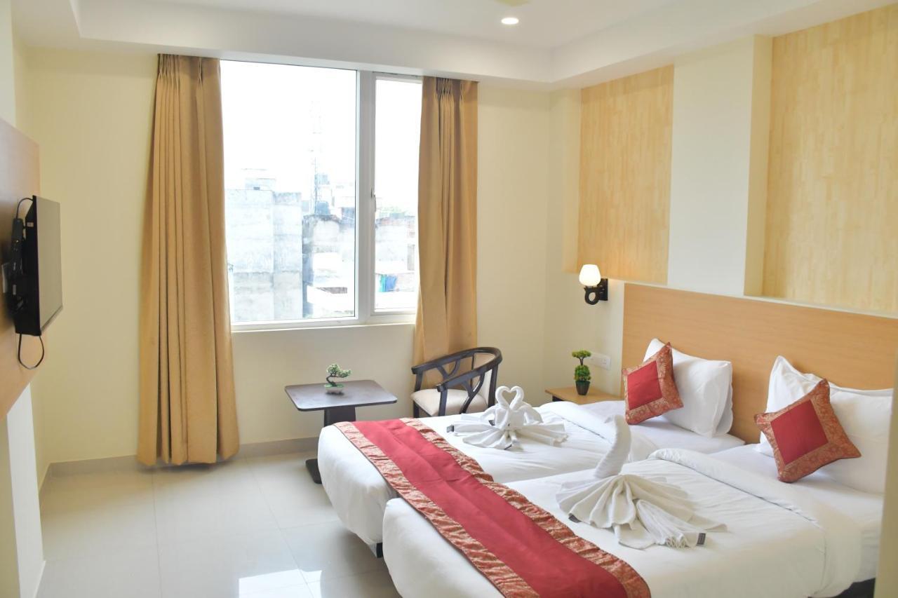 Hotel Yatharth Inn 瓦拉纳西 外观 照片