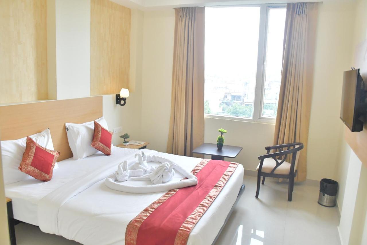 Hotel Yatharth Inn 瓦拉纳西 外观 照片