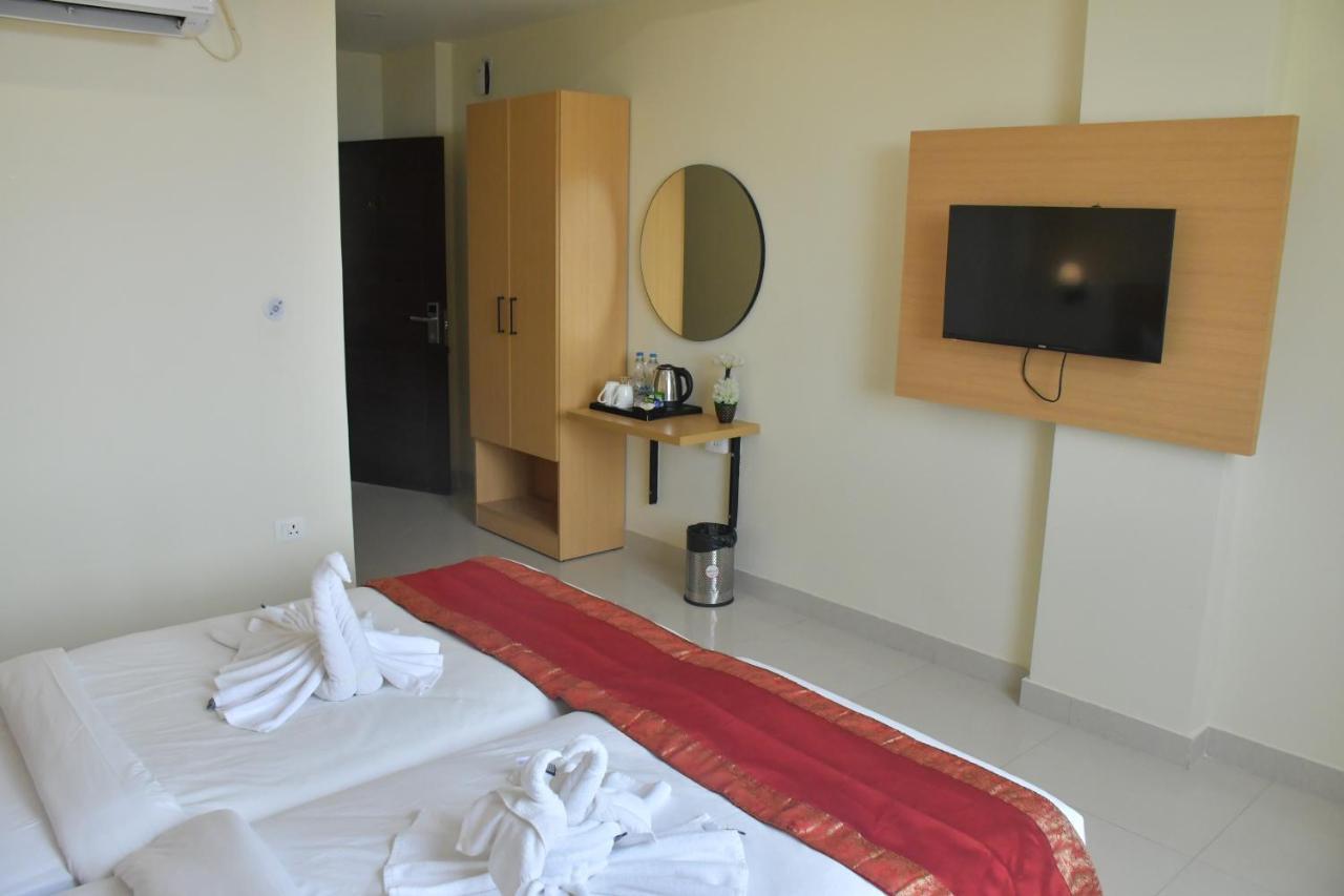 Hotel Yatharth Inn 瓦拉纳西 外观 照片
