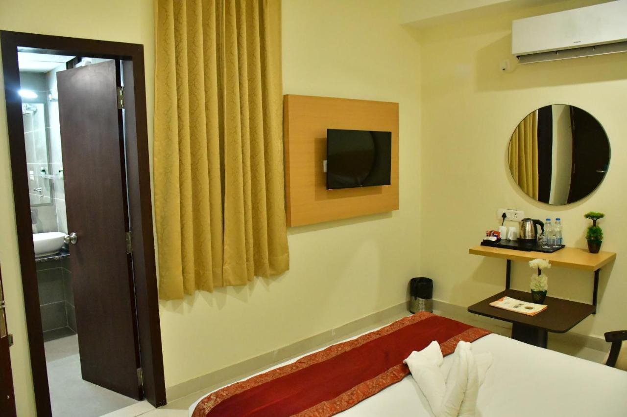 Hotel Yatharth Inn 瓦拉纳西 外观 照片