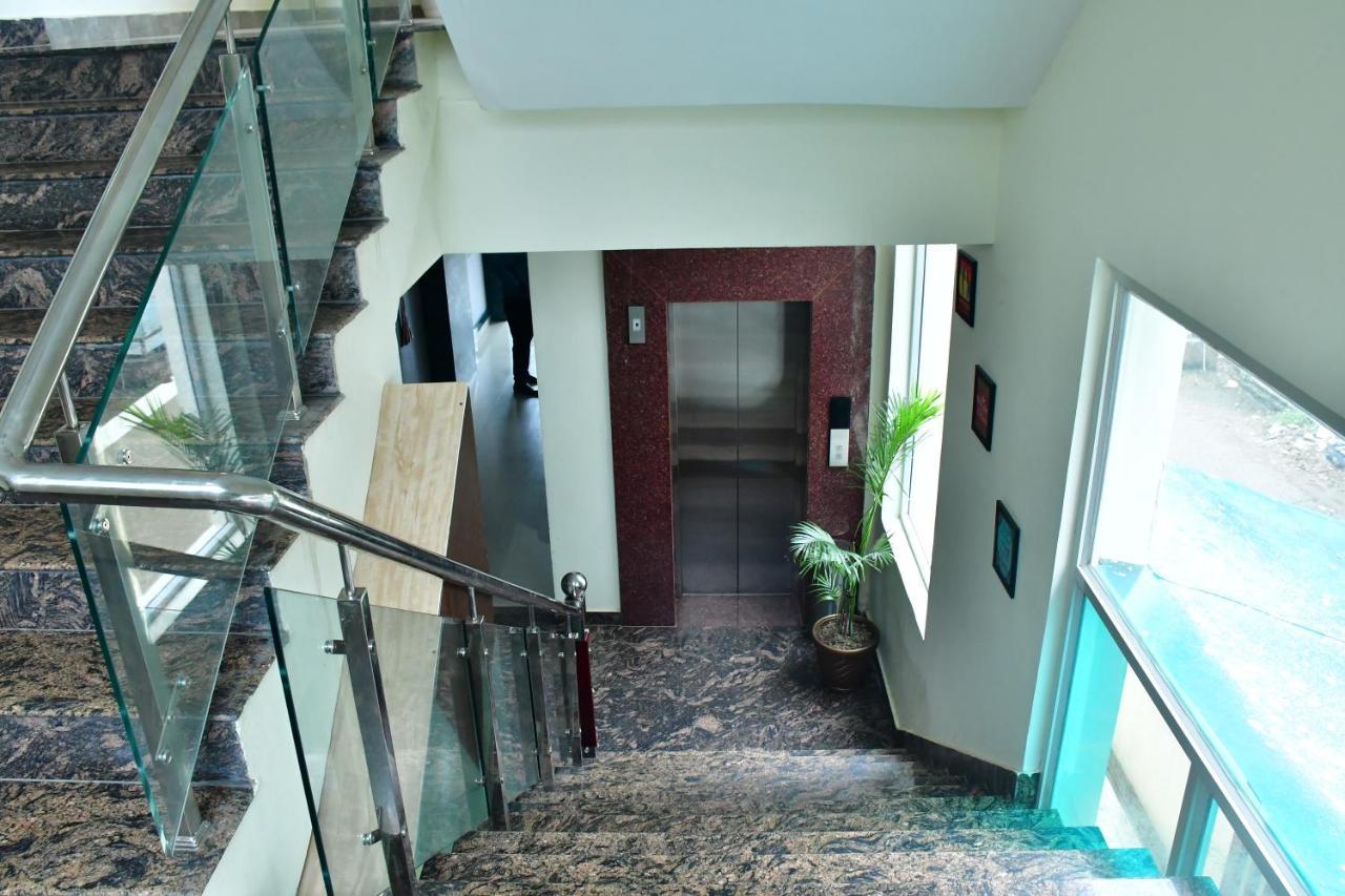 Hotel Yatharth Inn 瓦拉纳西 外观 照片
