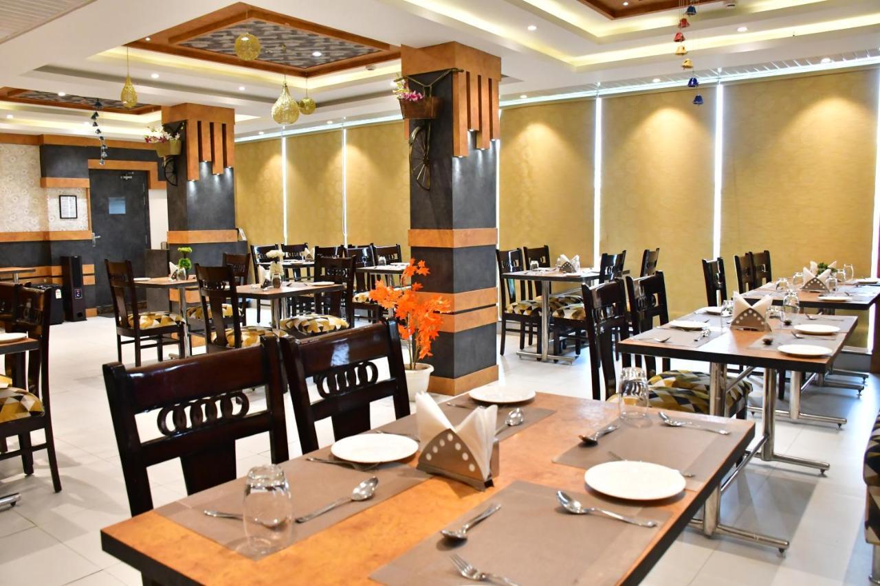 Hotel Yatharth Inn 瓦拉纳西 外观 照片