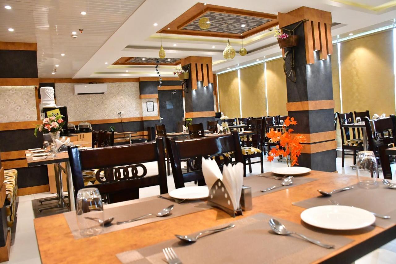 Hotel Yatharth Inn 瓦拉纳西 外观 照片