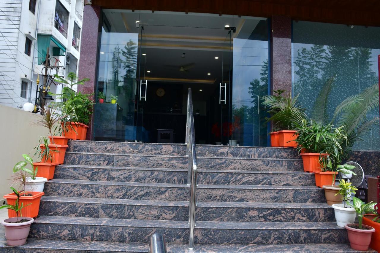 Hotel Yatharth Inn 瓦拉纳西 外观 照片