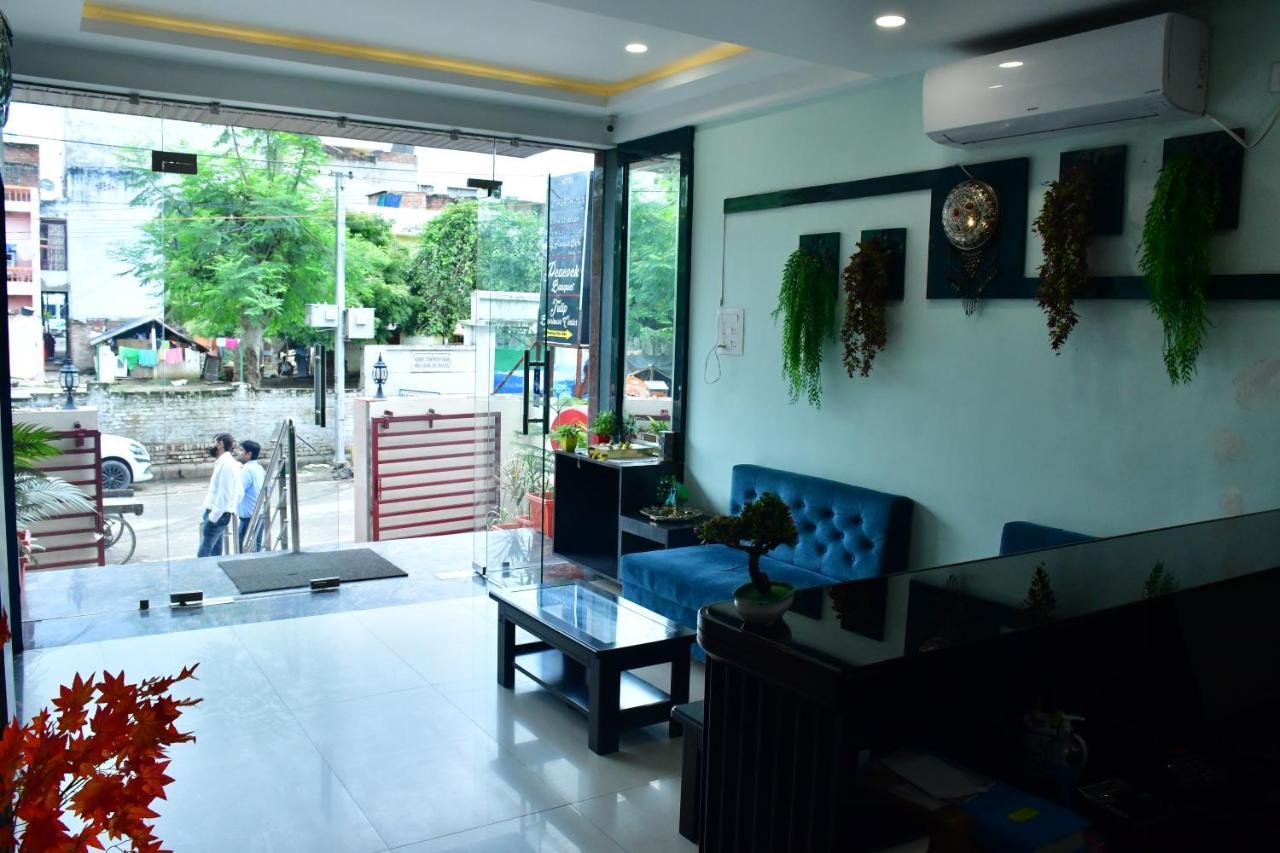 Hotel Yatharth Inn 瓦拉纳西 外观 照片