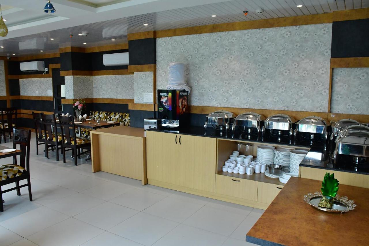 Hotel Yatharth Inn 瓦拉纳西 外观 照片