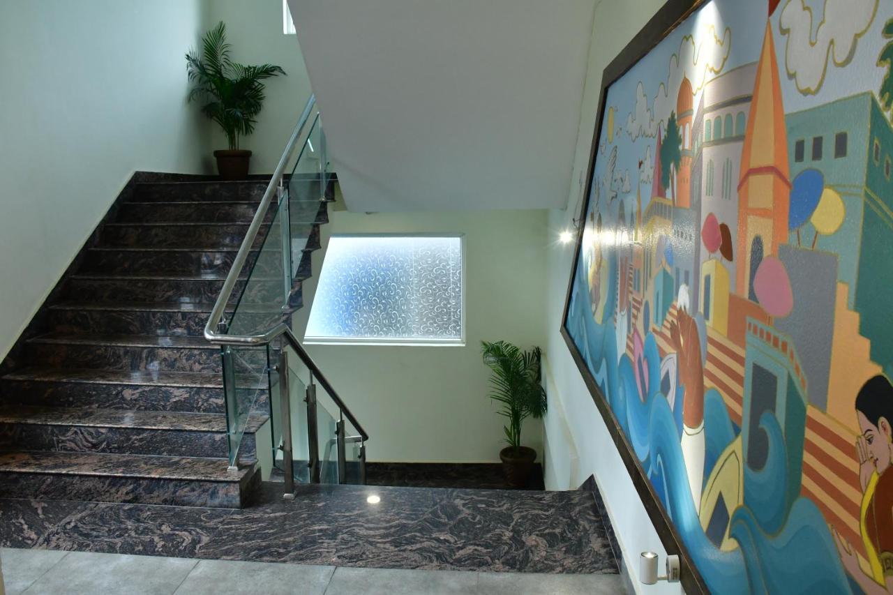 Hotel Yatharth Inn 瓦拉纳西 外观 照片
