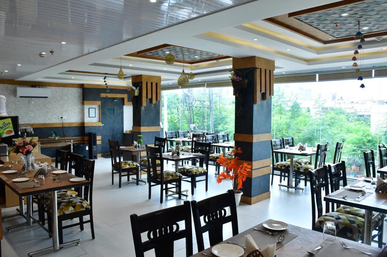 Hotel Yatharth Inn 瓦拉纳西 外观 照片